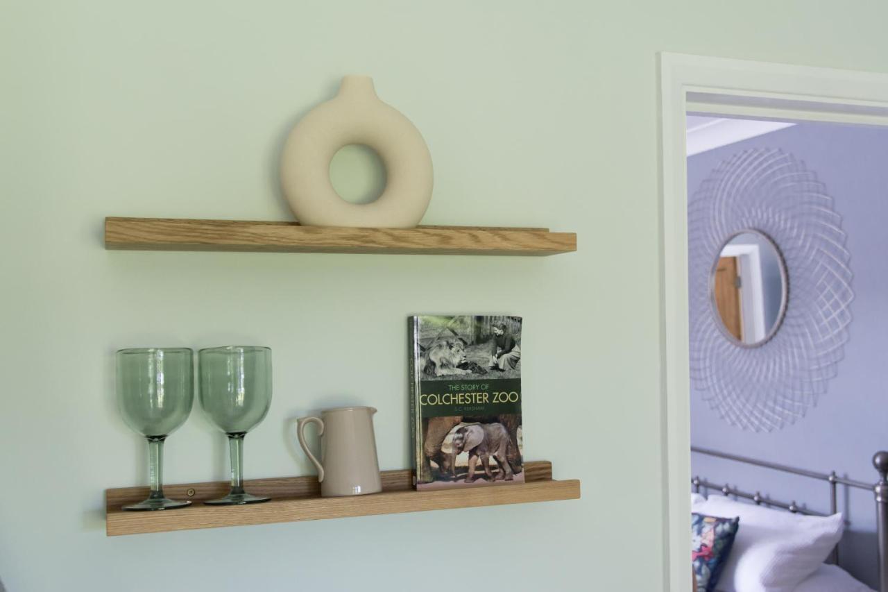 Luxury Self Catering With Cosy Cabin & Sauna In Colchester Exterior foto