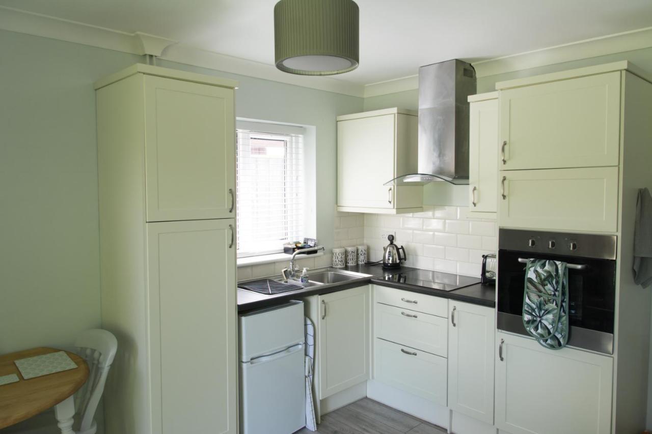 Luxury Self Catering With Cosy Cabin & Sauna In Colchester Exterior foto