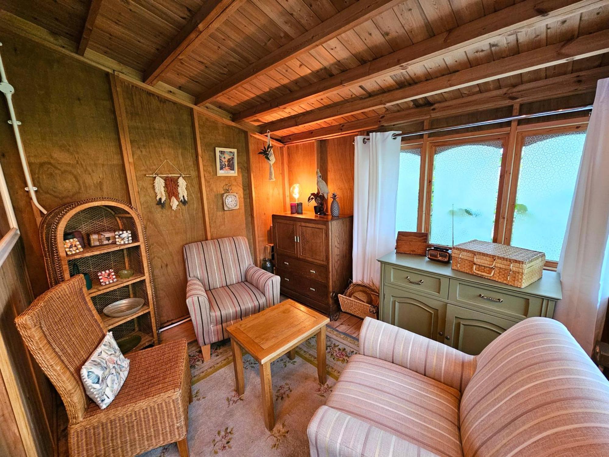 Luxury Self Catering With Cosy Cabin & Sauna In Colchester Exterior foto